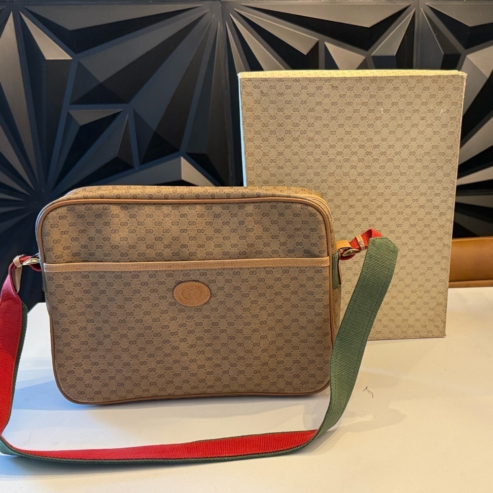 Vintage Gucci Bag with Original Box – Rare 80s Find! - Picture 7 of 13
